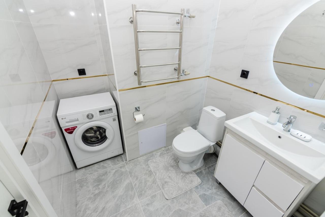 Heaven 10 Apartment Алма Ата Екстериор снимка