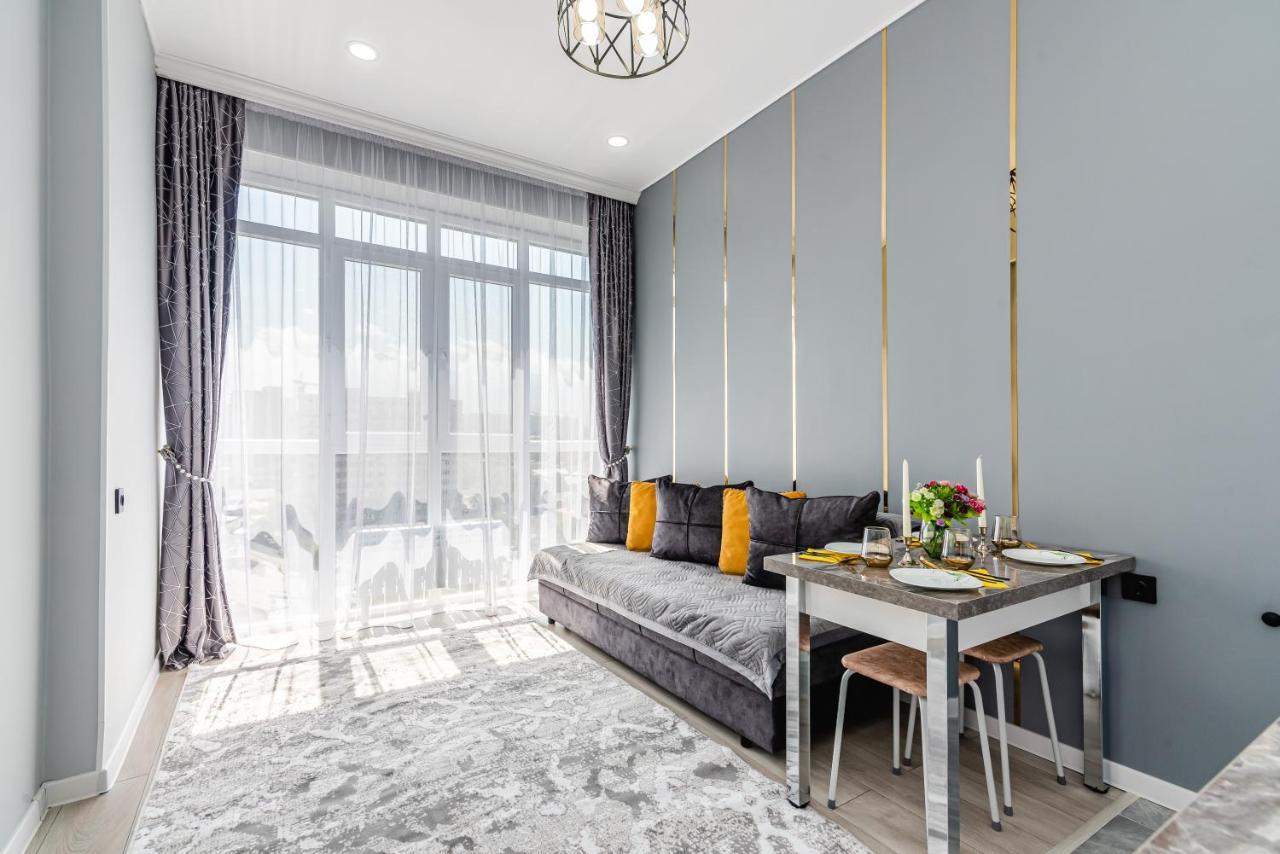 Heaven 10 Apartment Алма Ата Екстериор снимка